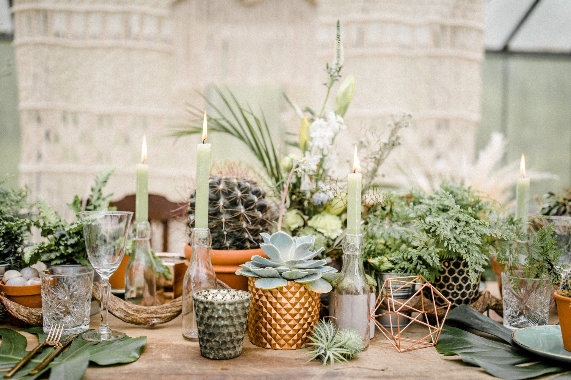 Sukkulenten Jungle Hochzeitsdekoration Tischdekoration Blätter Hochzeit Tisch Hochzeitstisch Kerzen Grün Kupfer