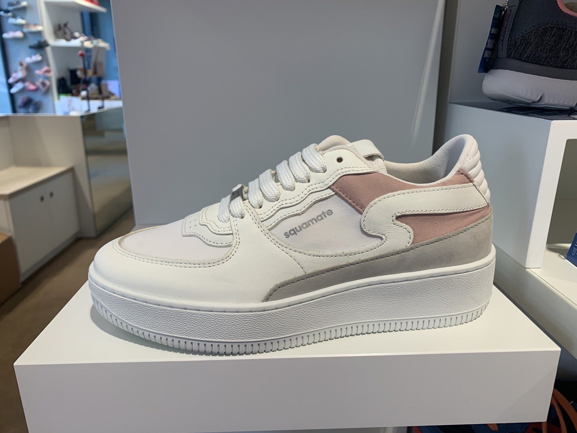 SQUAMATE CHAUSSURES MORNANT