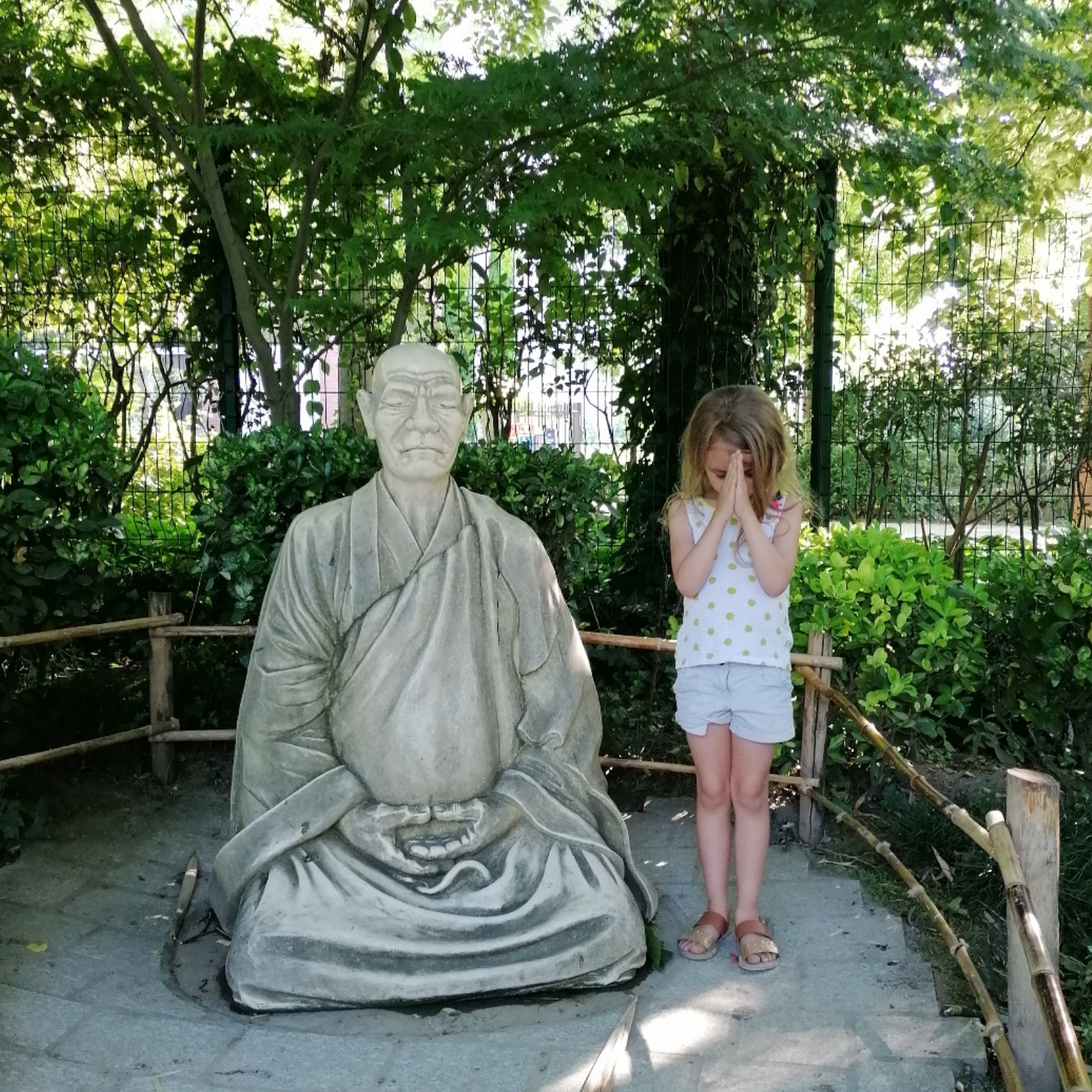 Statue de Maître DESHIMARU dans le Jardin Japonais à Toulouse
