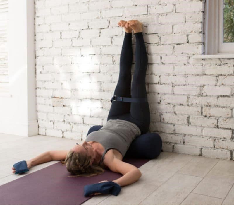 Boster et position Viparita Karani, Bolster, traversin de yoga