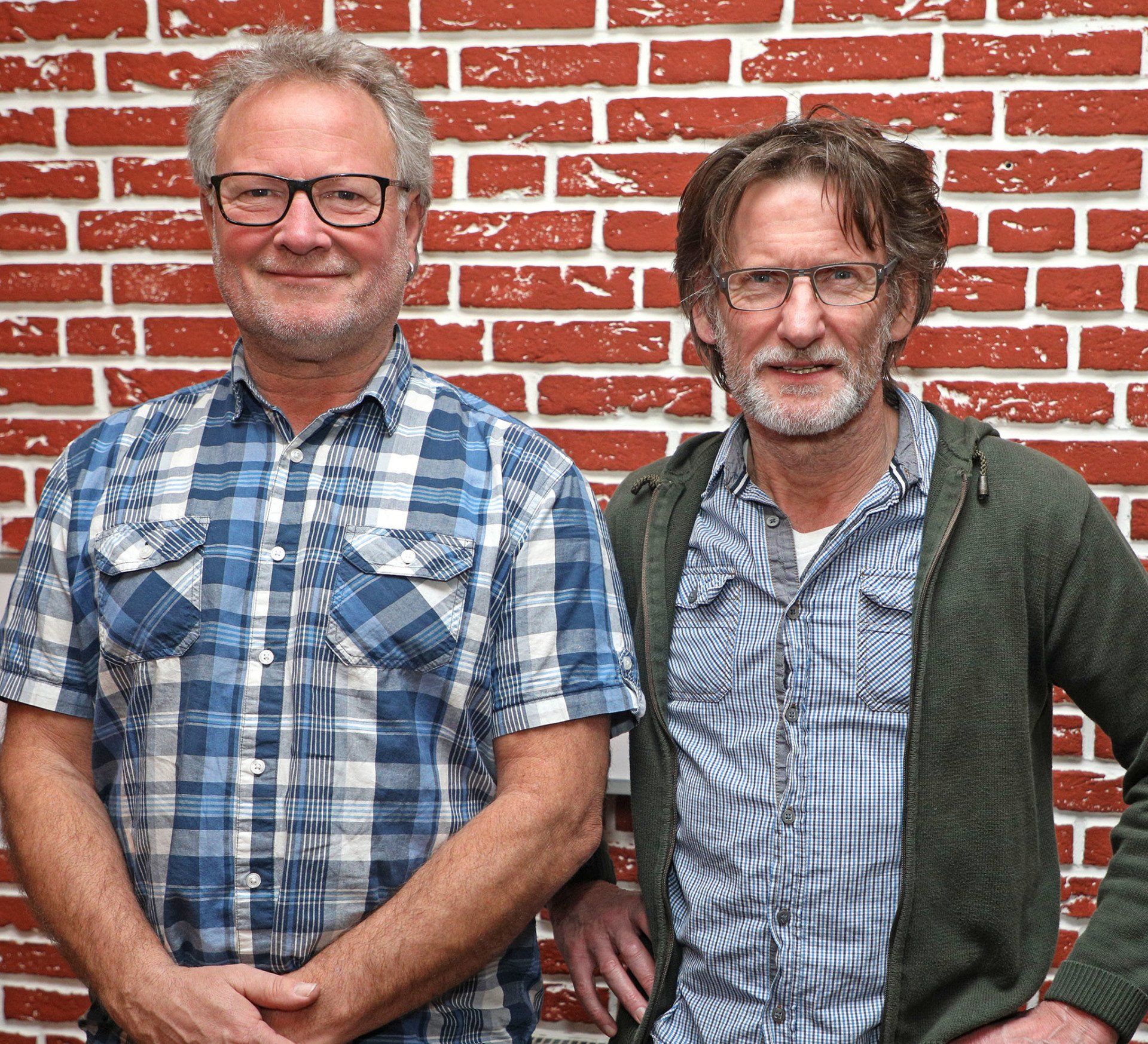 Gerd Bernhardt und Ralf Janßen 35 Jahren für den Motorclub im Einsatz (Foto: Roland Beyer)