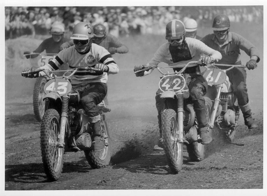 Die Schweden 1966 mit ihren Husqvarnas am Eyller Berg.