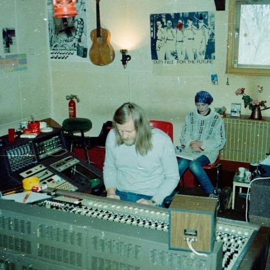 welcome on Ullip Page - Percussion drives Emotionsme on Ullip Page - Percussion drives Emotions