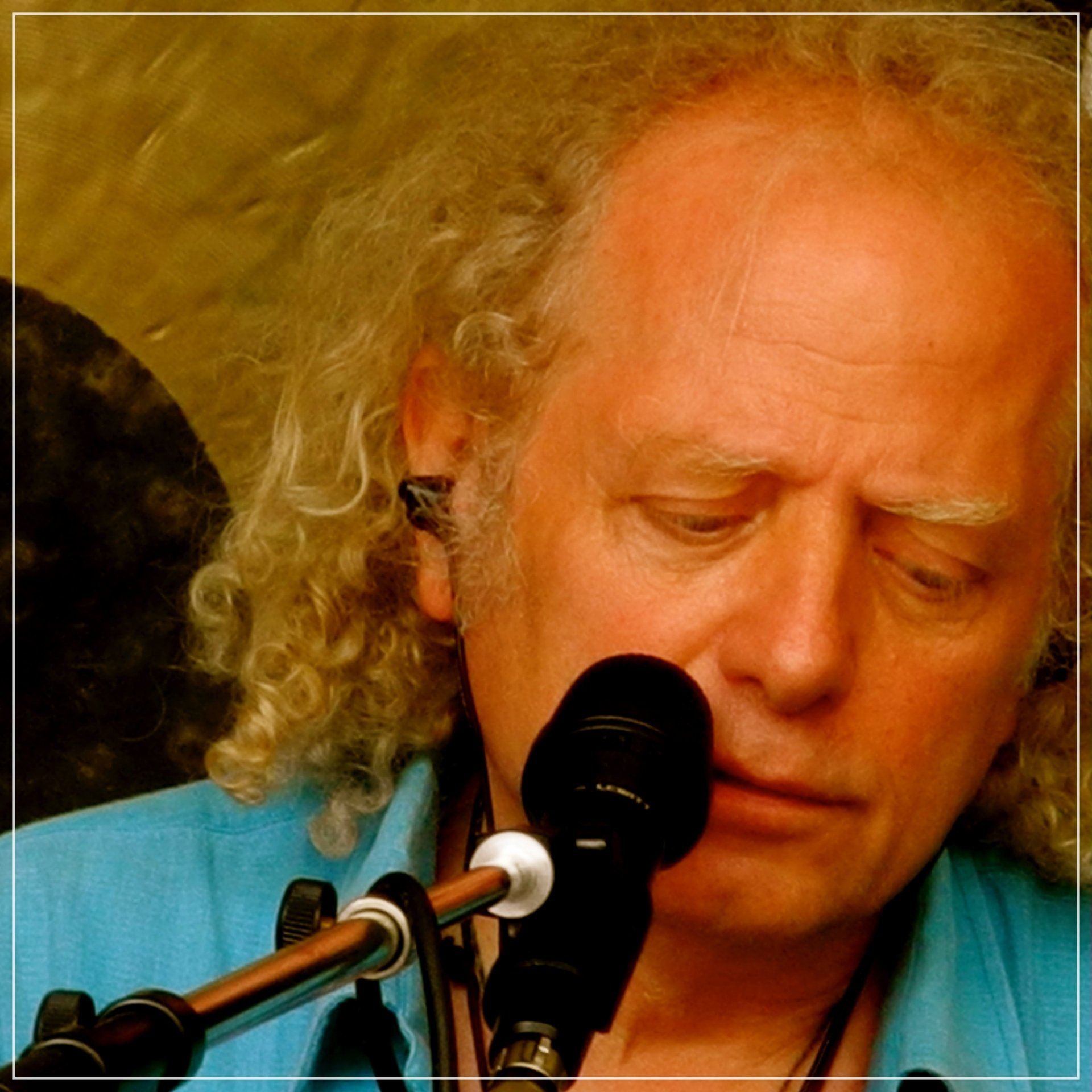 Ullip - official Homepage - Percussion drives Emotions Live pics