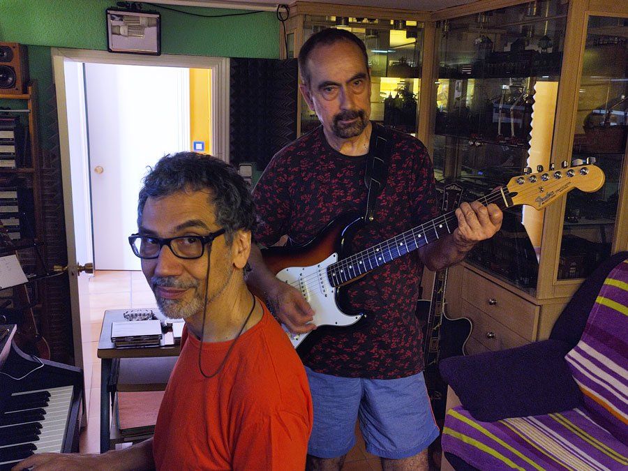 Javier (behind) and Juan Fra