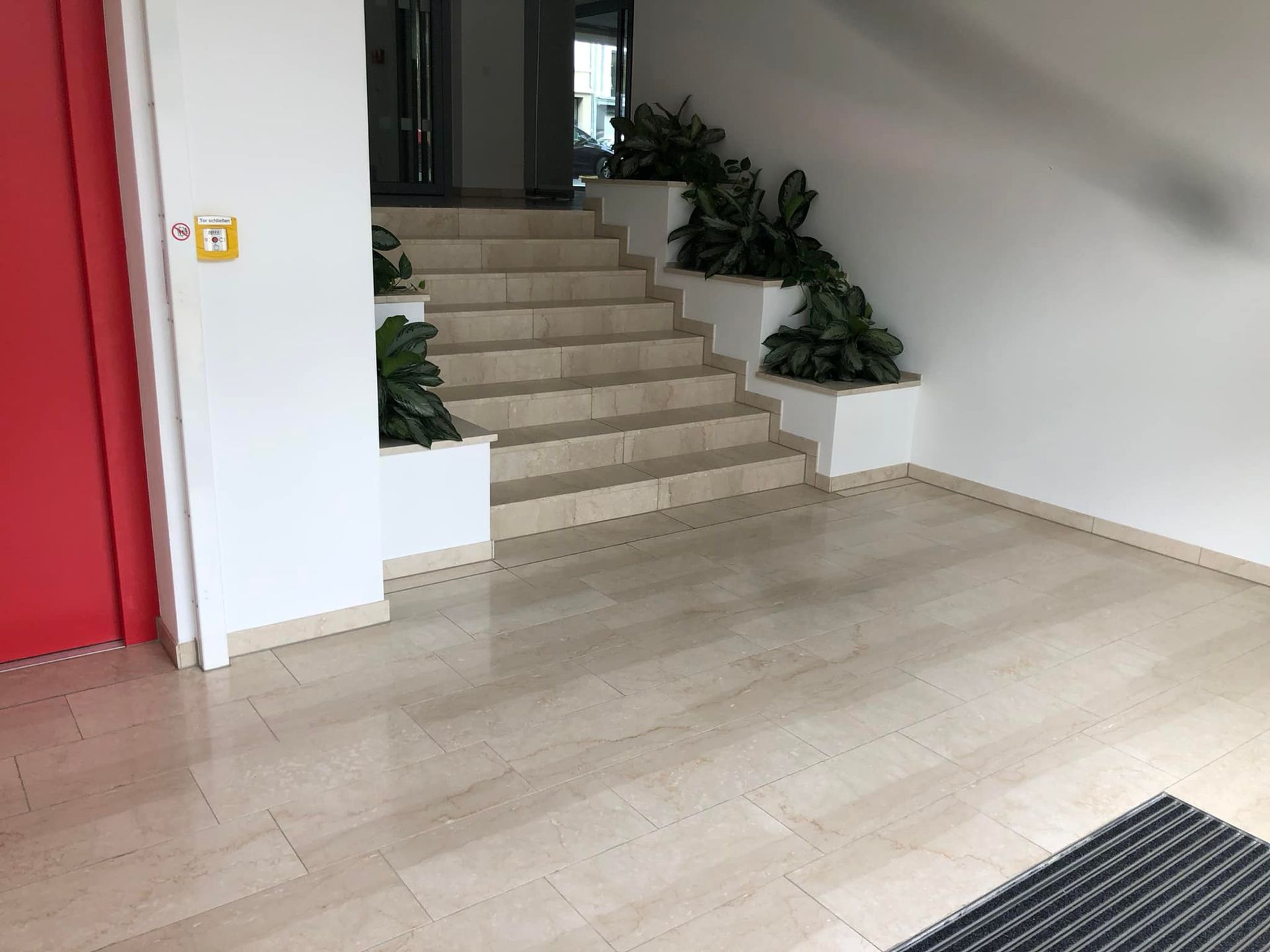 Öffentliches Gebäude Treppen aus Naturstein
