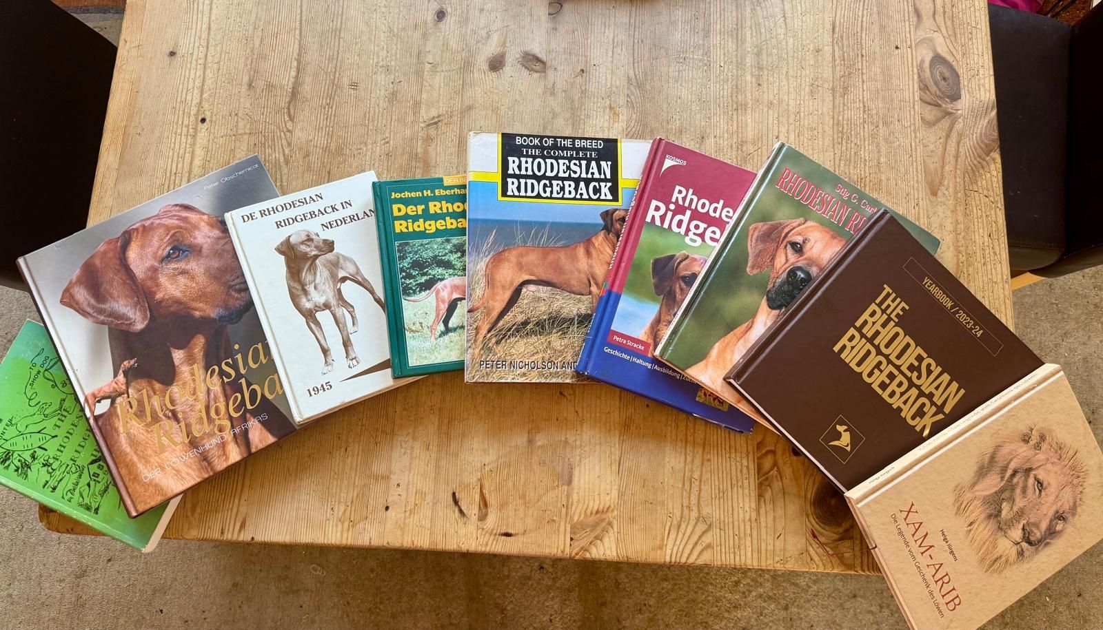 Rhodesian Ridgeback Bücher, Zuchtbücher für die RRBC-Bücherei