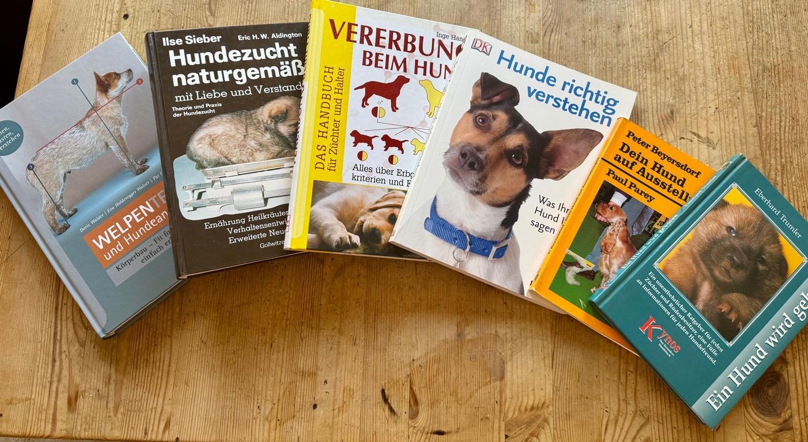 Rhodesian Ridgeback Bücher, Zuchtbücher für die RRBC-Bücherei