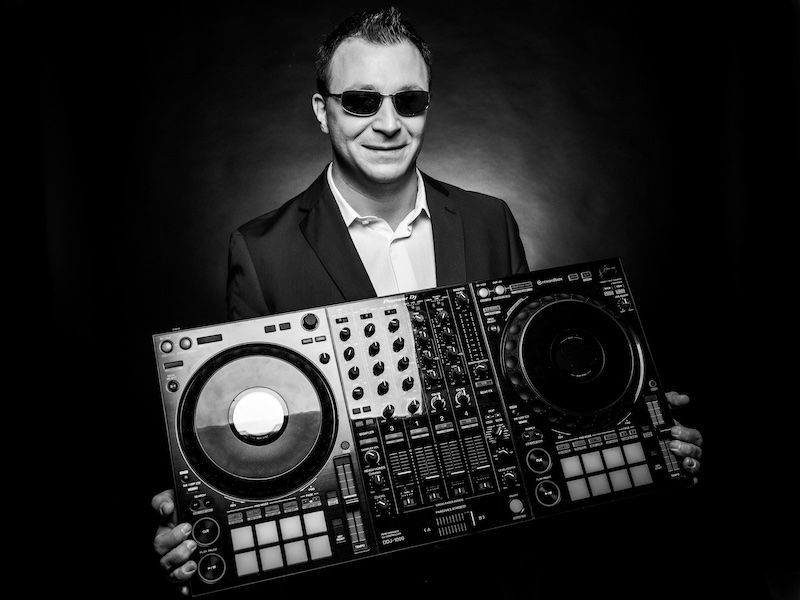 Patrick Stollfuß alias DJ Diavolino in Kassel DJ Diavolino Kassel Patrick mit Pioneer DDJ-FLX10