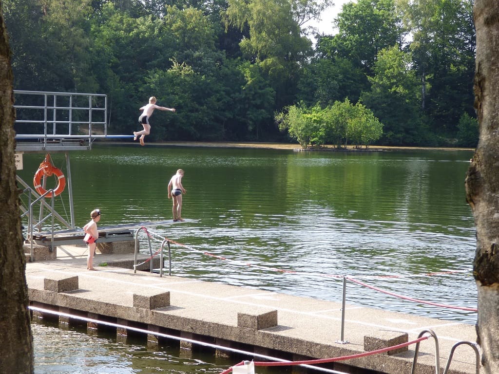 dreimeter-sprungbrett