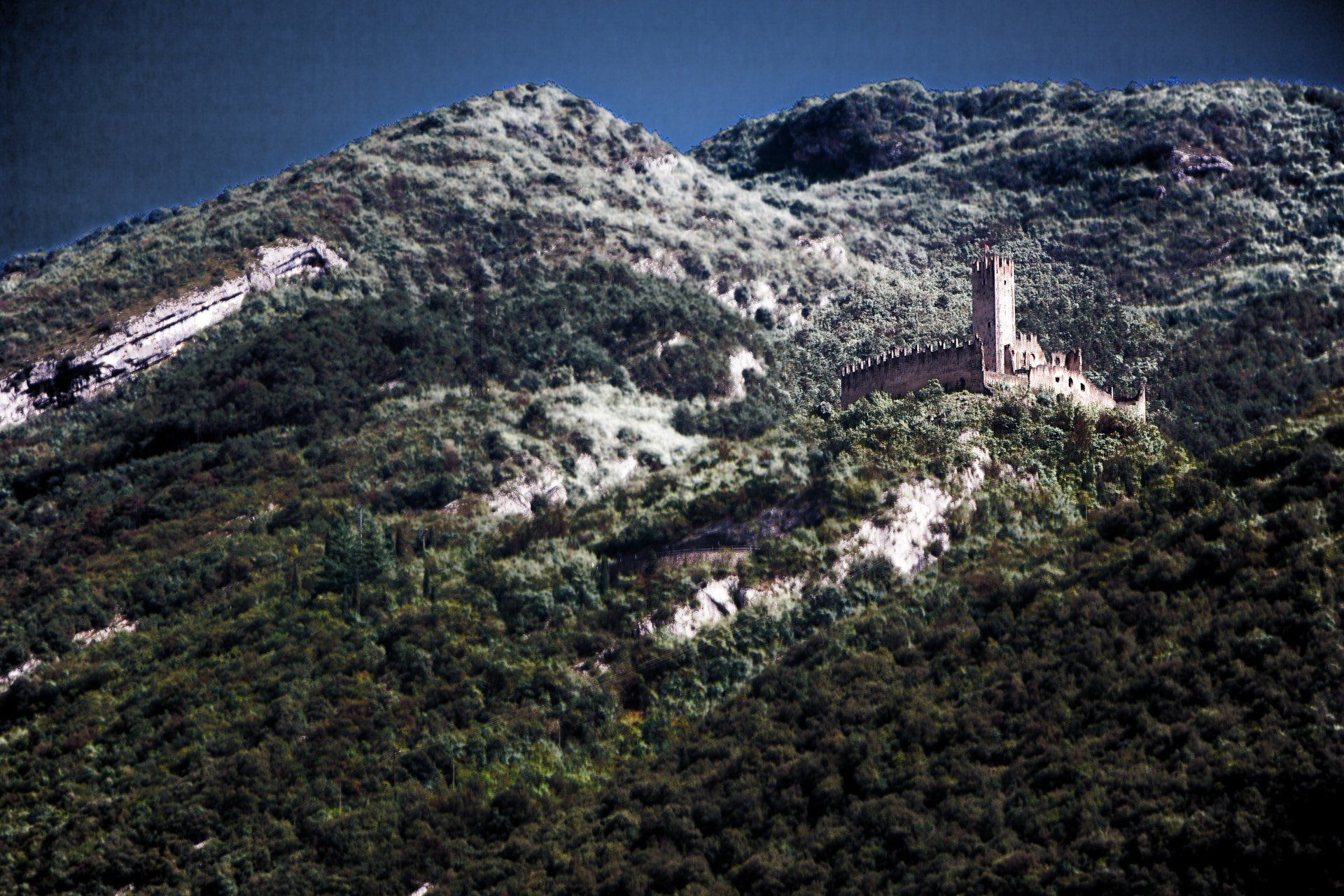 castel_drena castel_drena