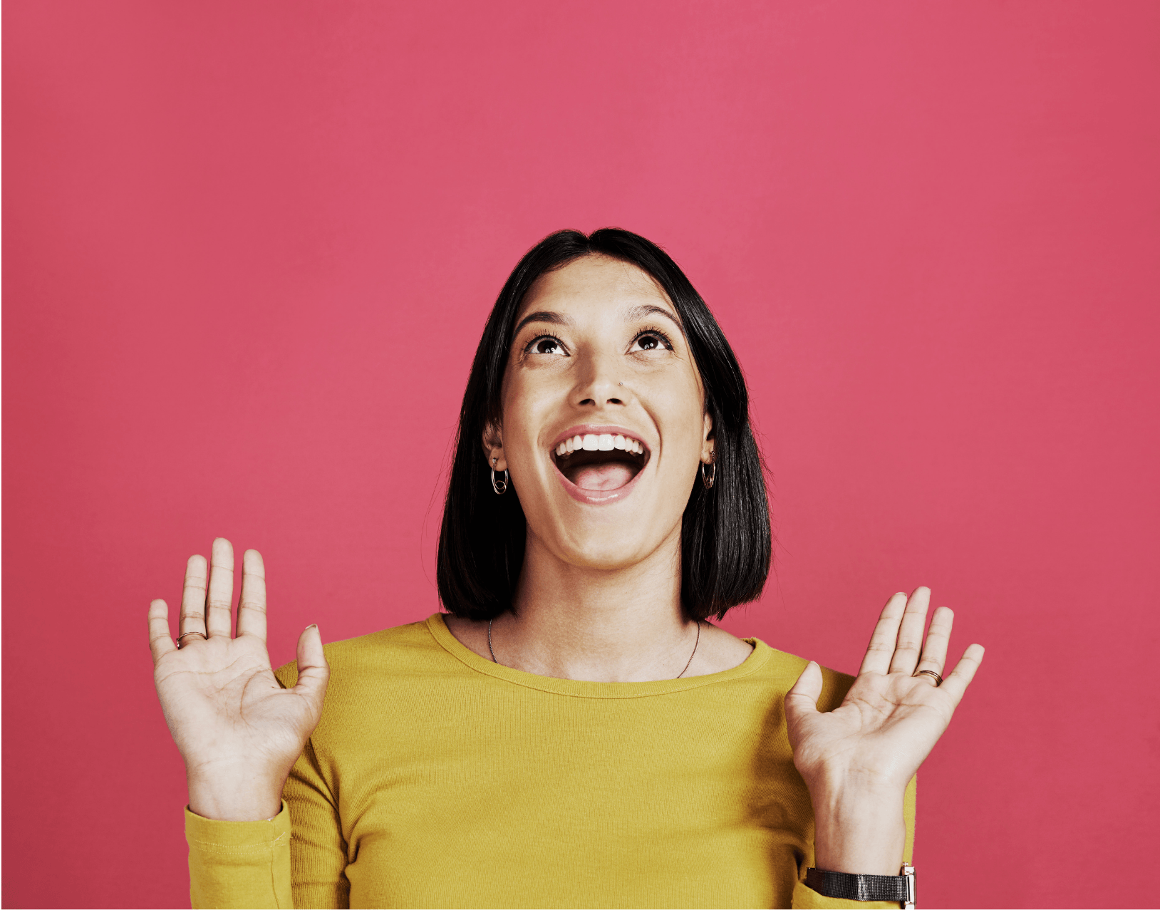 Femme inquiète qui s'attrape la tête