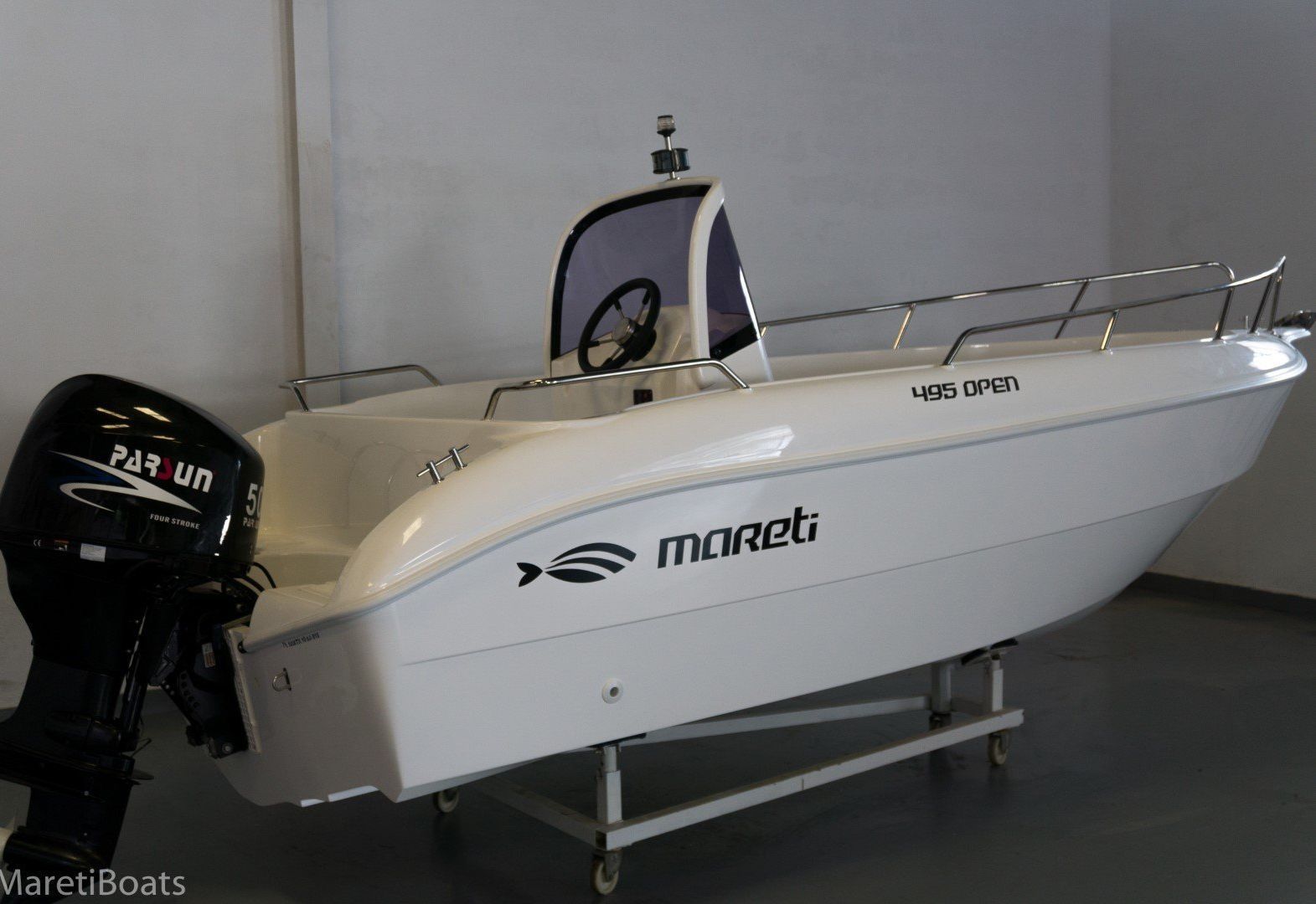 Mareti 495 open 5m.consola central, carena V profunda, alto puntal