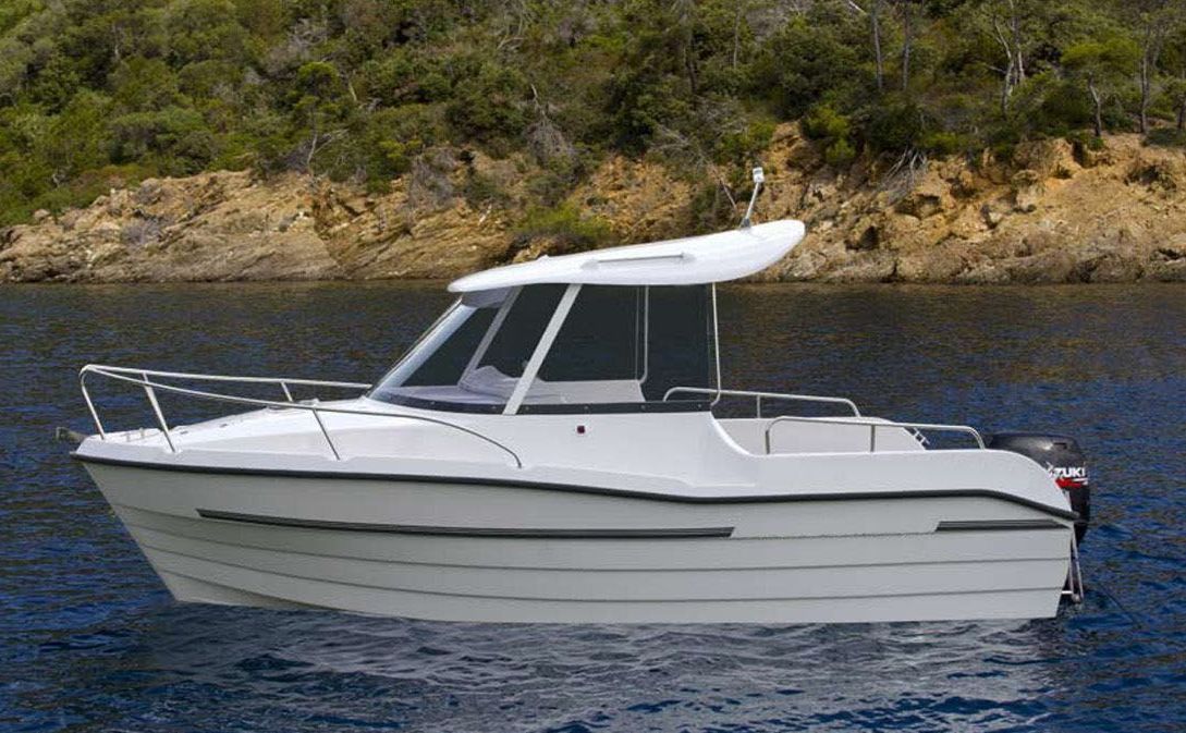 MARETI 540 TIMONIER Un Barco pesca-paseo que Impresiona, por su ergonomia de espacios que consigue, una gran cabina de proa. timonera y bañera iincreible para su tamaño real sin botalones ni plataformas en la eslora 6 plazas 115 cv