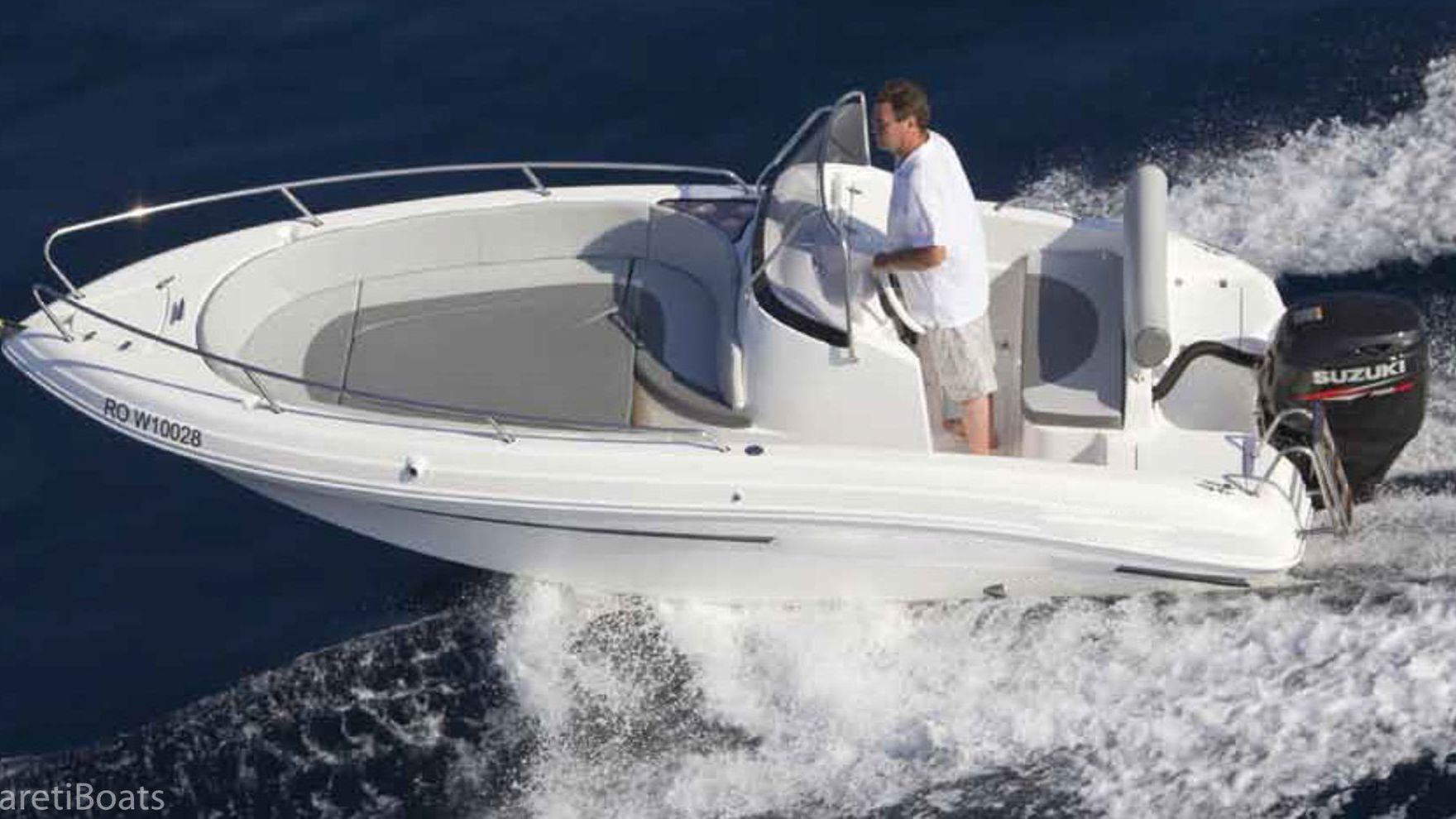 Mareti 5,45 open carena muy deportiva, impresionante solarium