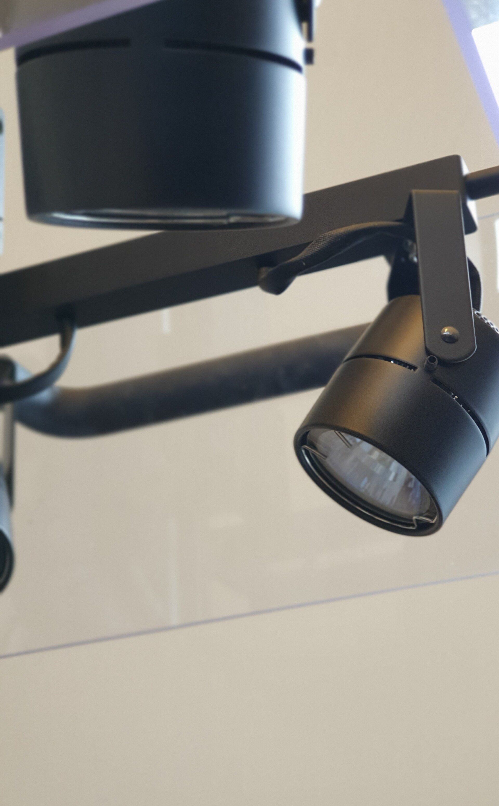 ClydeHSI tungsten halogen lamp attached to portable hyperspectral scanning solution