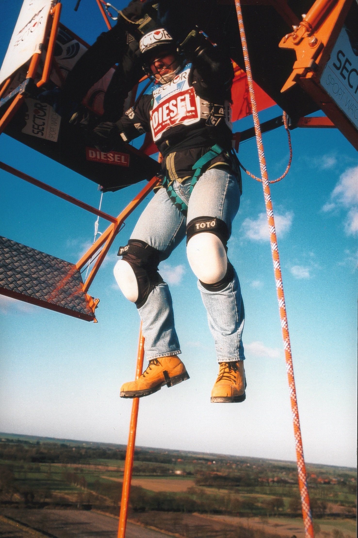 Stuntman testing SCAD free fall