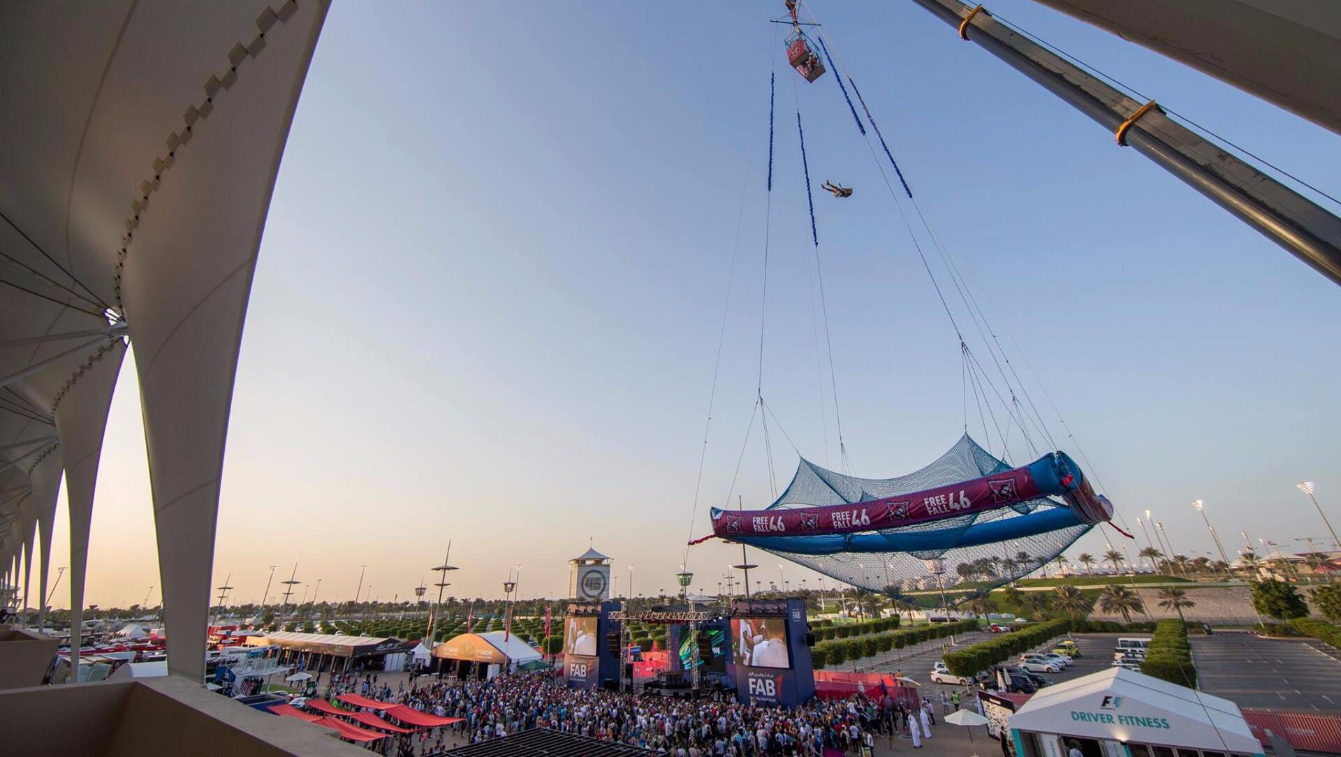 SCAD Dive free fall at Formula1