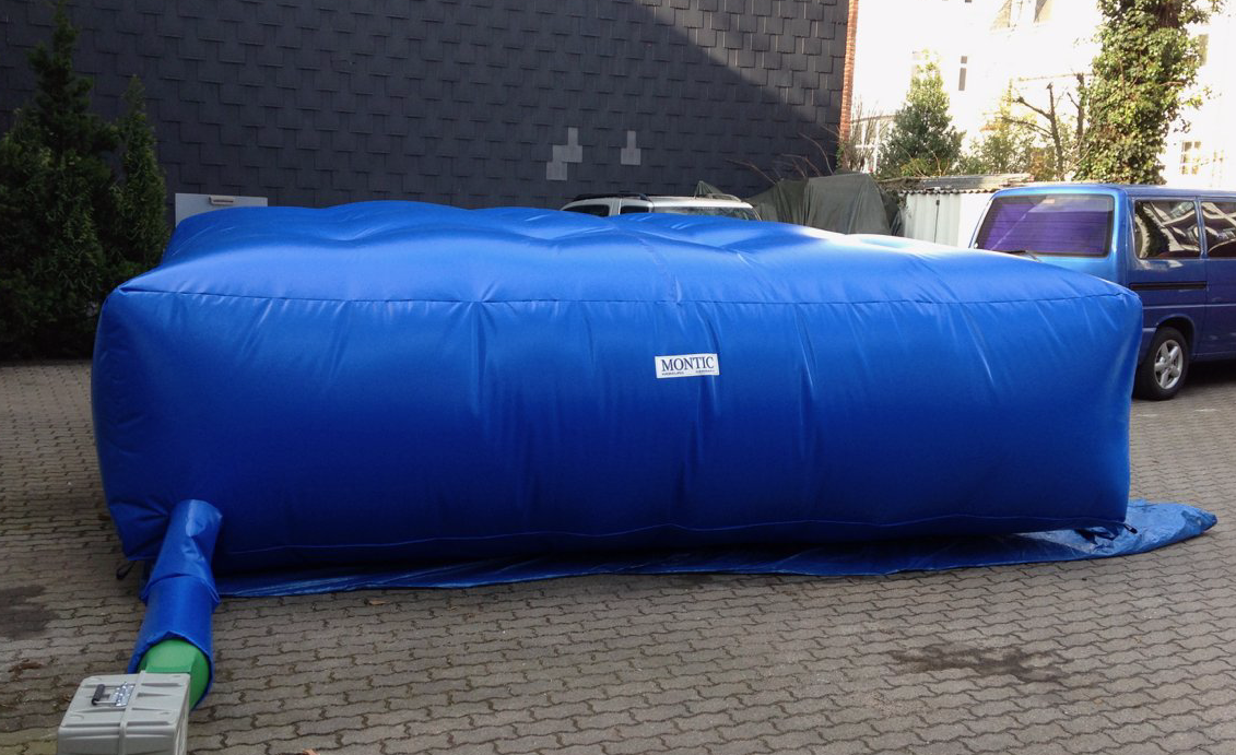 Inflatable free fall airbag