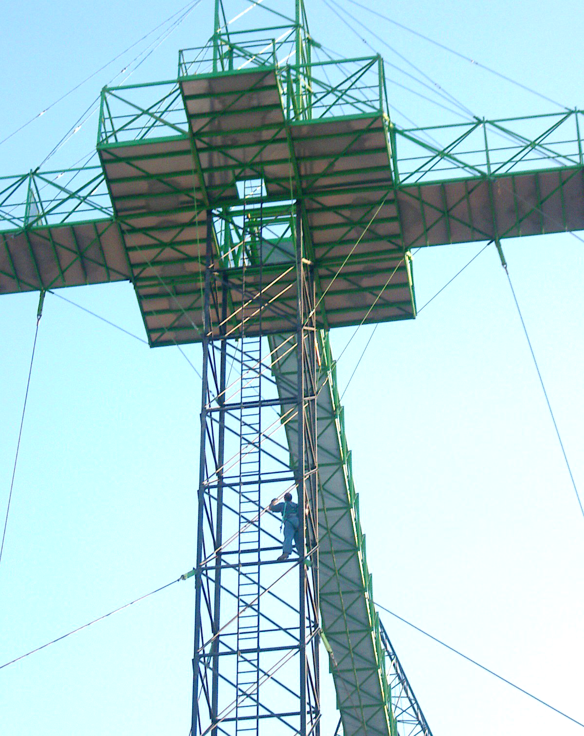 Panoramic platform on free fall tower