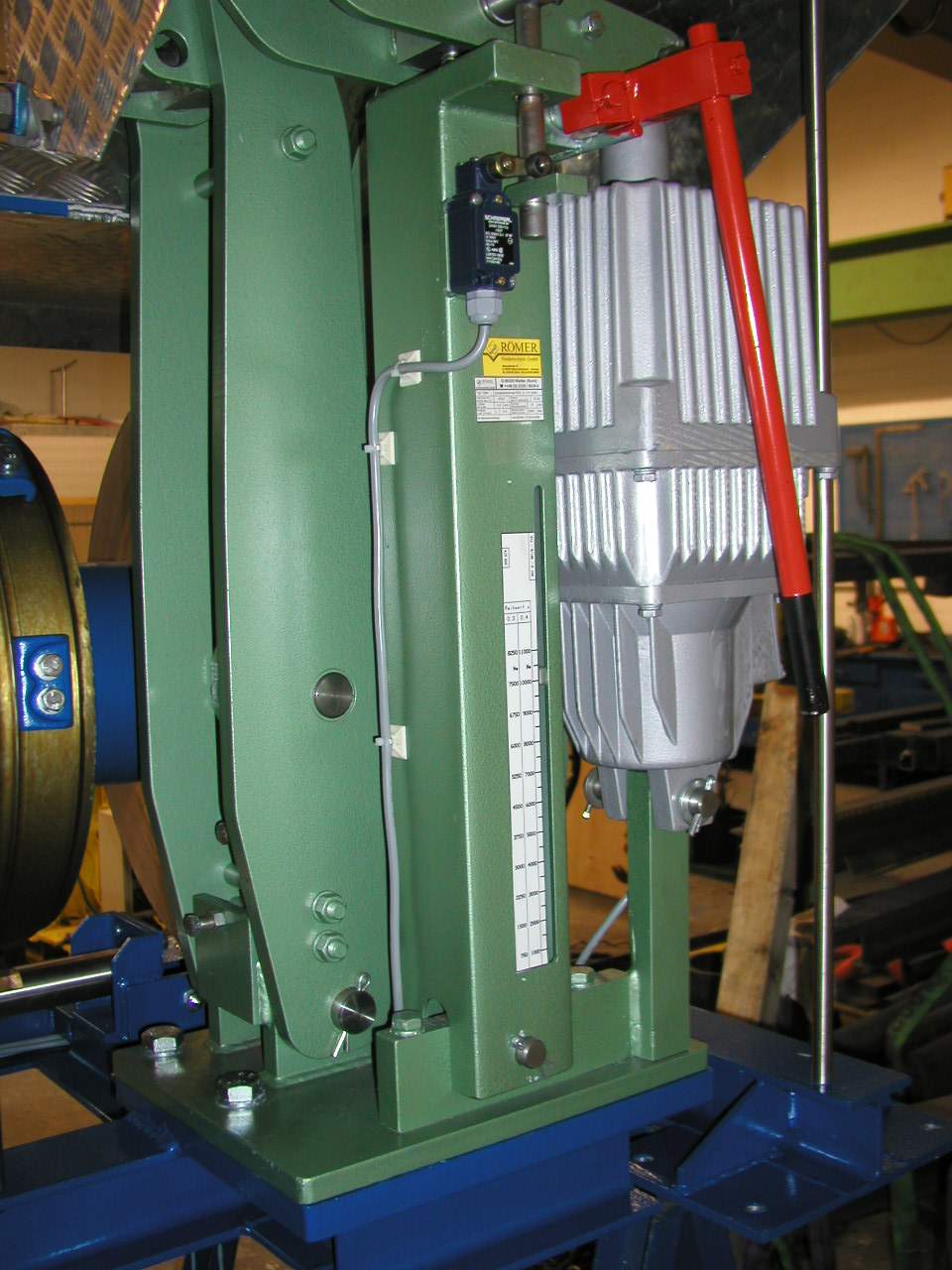 Amusement ride winch hydraulic brake