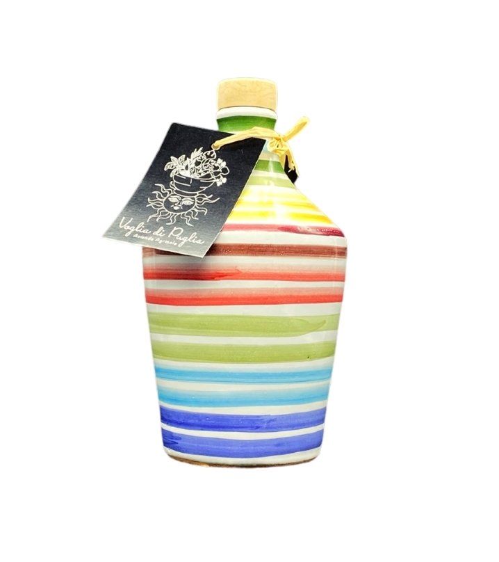 Coltivazione La Peranzana è una varietà di ulivo coltivata in una zona particolare dell'Alto Tavoliere della Puglia e precisamente in agro di Torremaggiore,dal quale si ottiene un oro verde, intenso con molteplici bouchè di profumi, gradevolmente morbido amabile dai bambini sin dalla piccola età. Raccolta, Raccogliamo manualmente le olive, trasportiamo il nostro frutto al frantoio nelle prossime 6 ore. Molitura Le olive defogliate passano attraverso l'impianto di lavaggio asciugate e lavorate con frangitore a taglio il tutto per garantire la produzione di un olio dal color