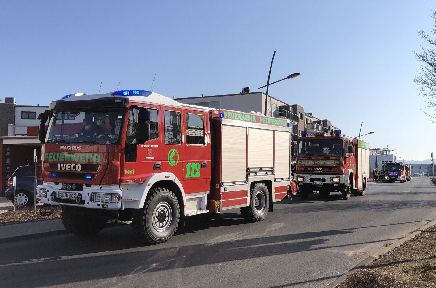 Feuerwehr Petersberg bei einer ausgelösten Brandmeldeanlage (BMA) Feuerwehr Petersberg im Einsatz (LF 20/16, LF 16/12, LF 10, MTW, LF 10 KatS)