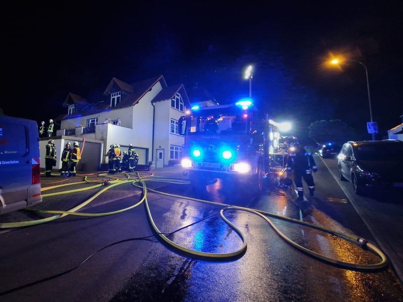 LF 20/16 Feuerwehr Petersberg-Mitte im Brandeinsatz Foto: Vogel