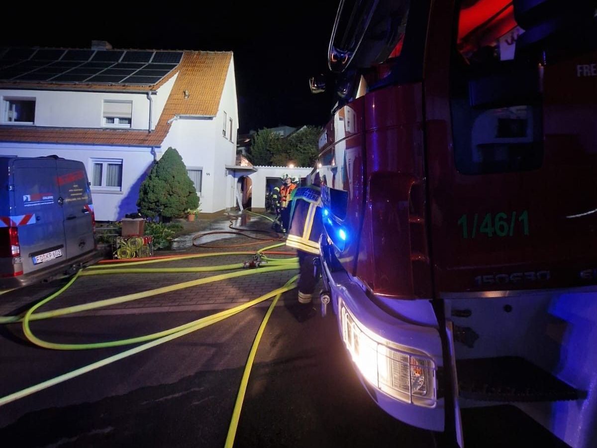 LF 20/16 Feuerwehr Petersberg-Mitte im Brandeinsatz Foto: Vogel