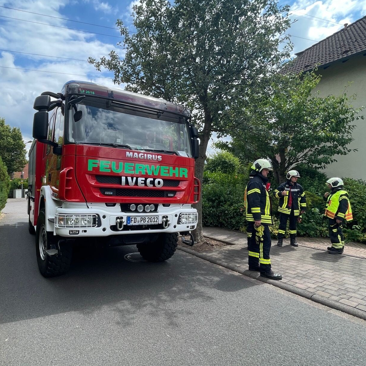 LF 20/16 Feuerwehr Petersberg-Mitte im Brandeinsatz Foto: Henrik Schmitt