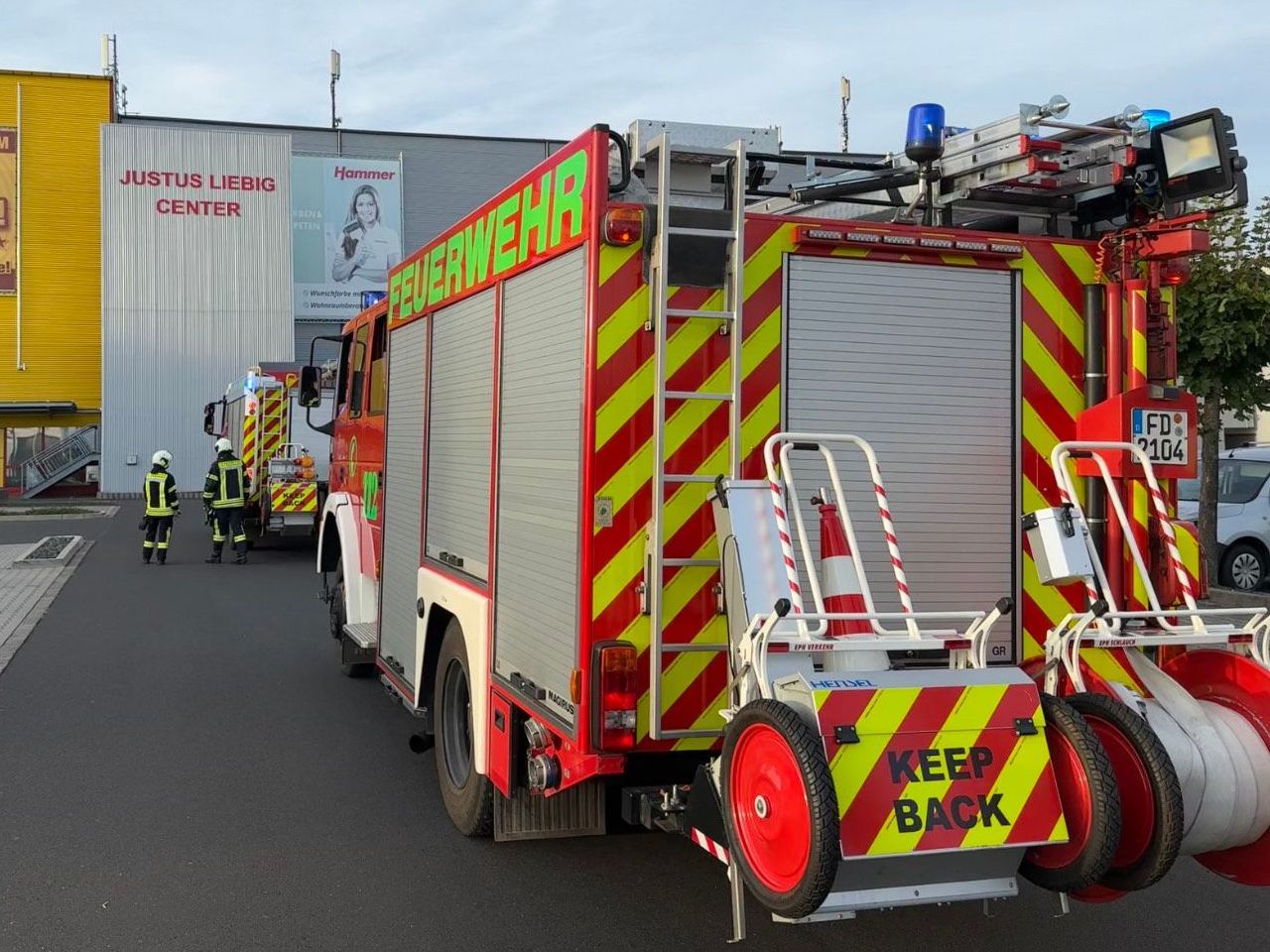 LF 16/12 und LF 20/16 Feuerwehr Petersberg-Mitte im Brandeinsatz Foto: E. Schwiesow