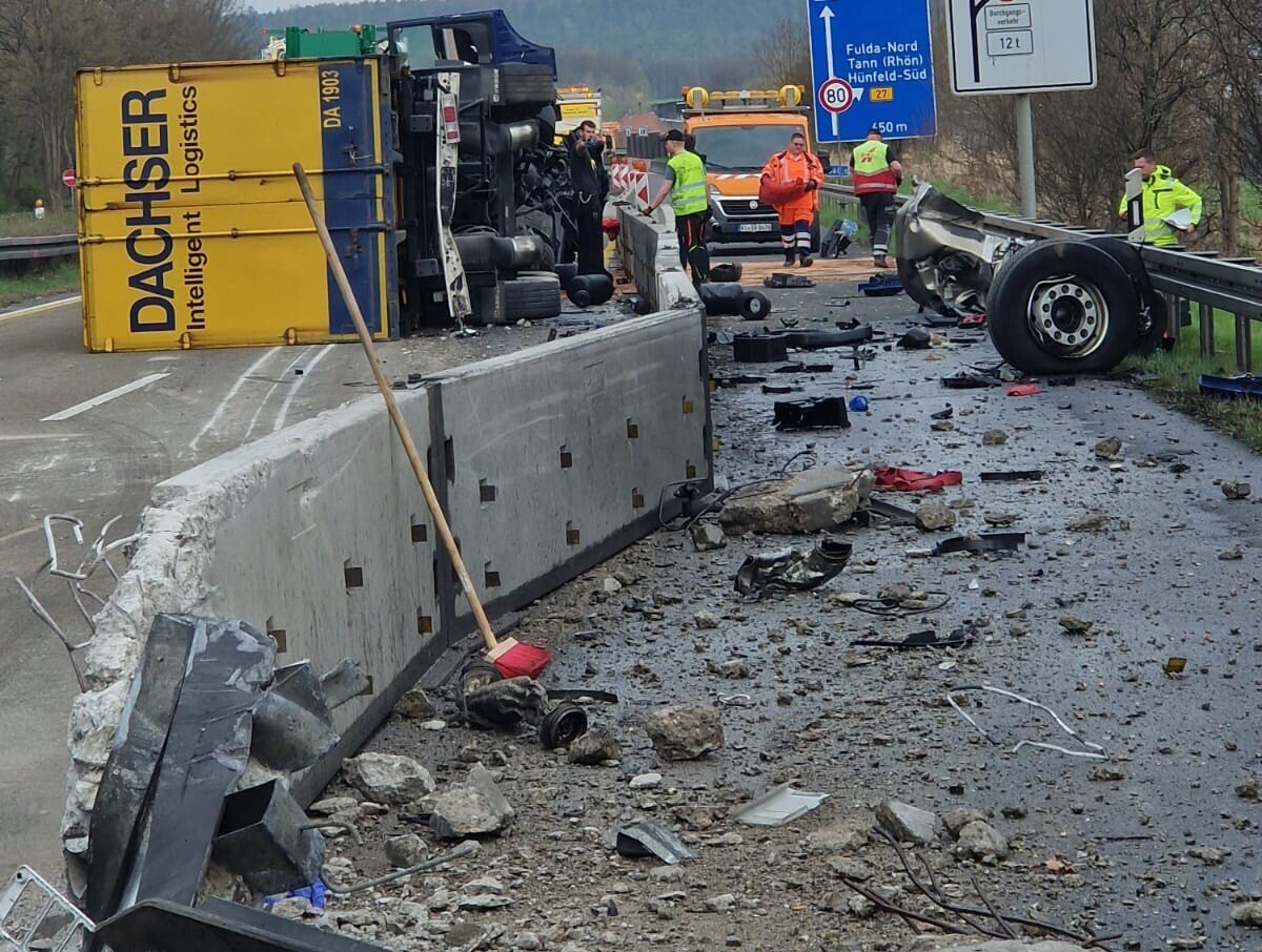 Verunfallter LKW Foto: M. Vogel