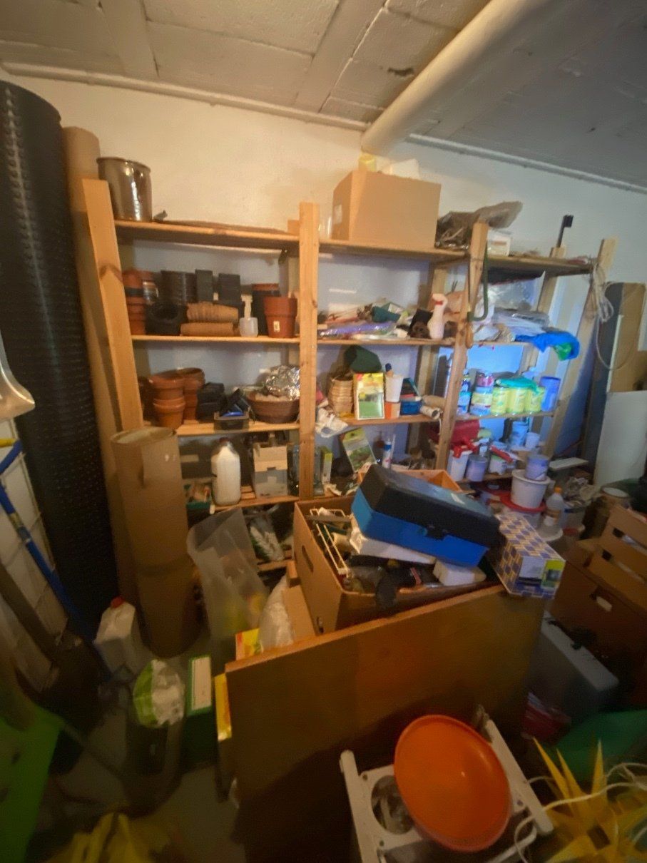 Entrümpelung Messiehaus einer der Kellerräume