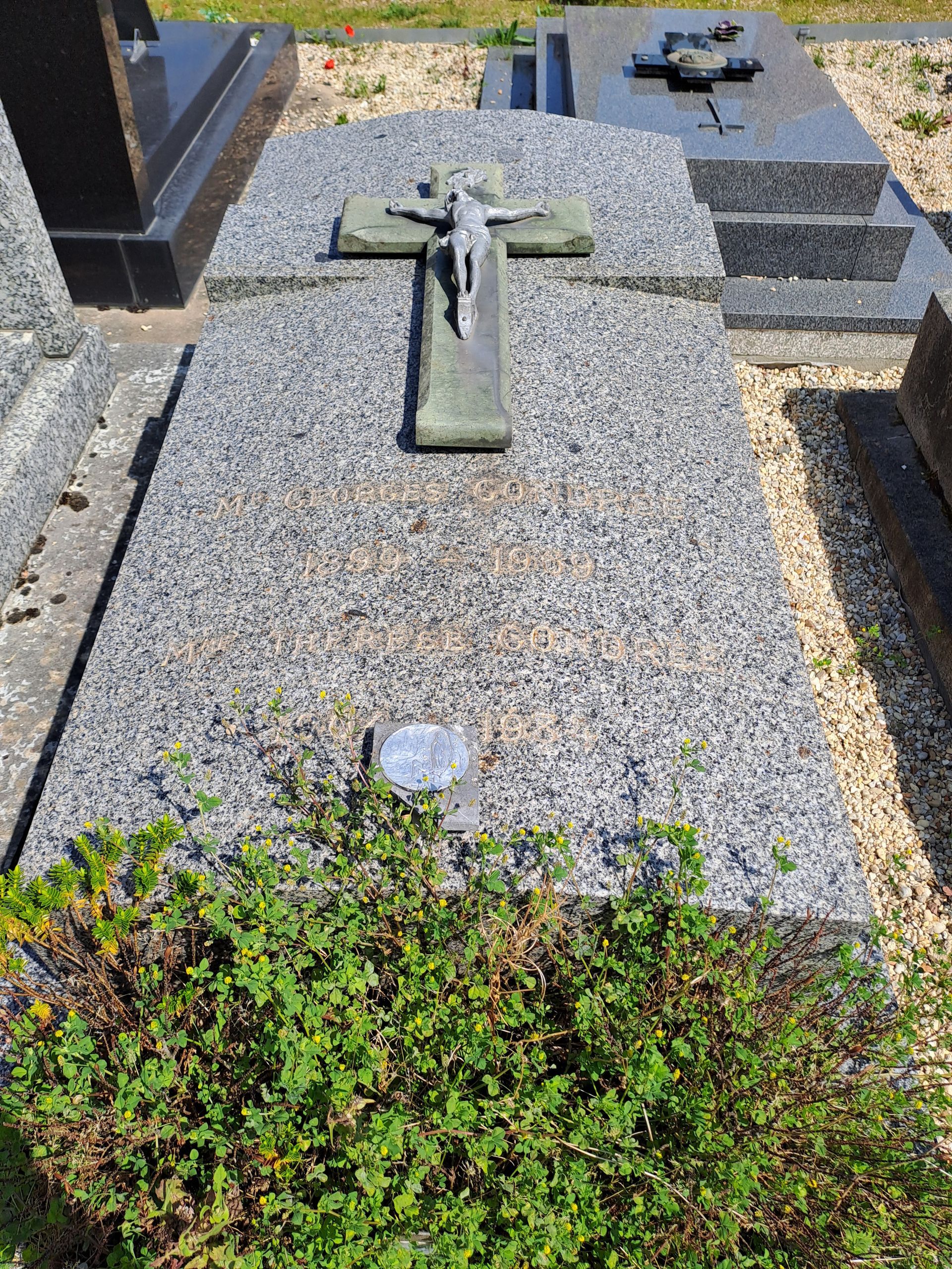 Grave of Therese and Georges Gondrée