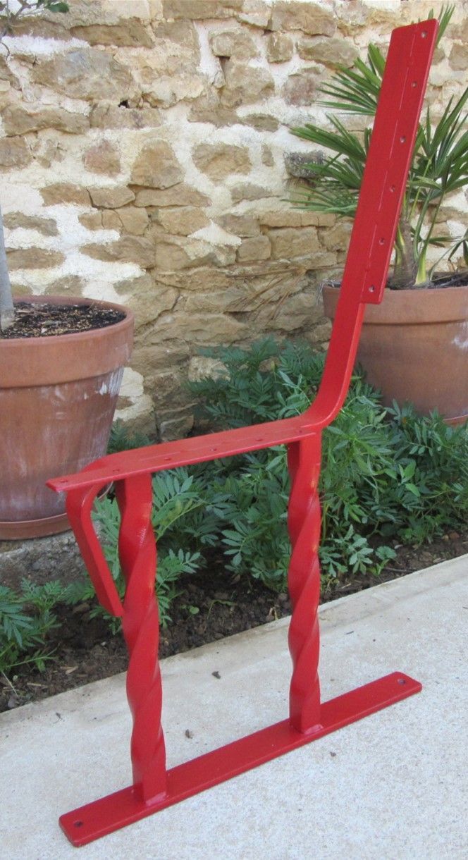 Piètement de banc en métal en rouge Piètement de banc en métal en rouge