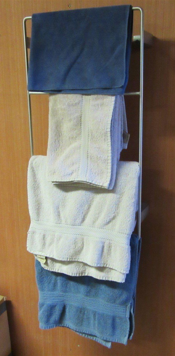 Porte-Serviettes en inox à échelle 4 niveaux Porte-Serviettes en inox à échelle 4 niveaux salle de bain