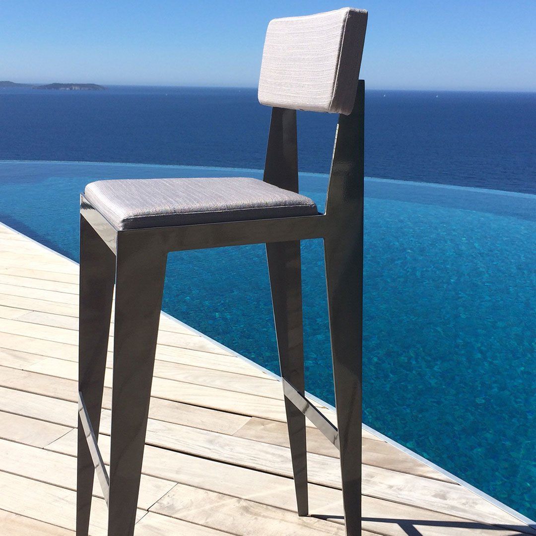 Chaise haute en acier brossé