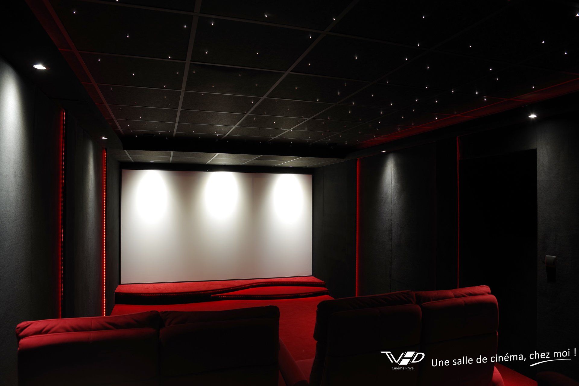 salle cinema privee maison scene