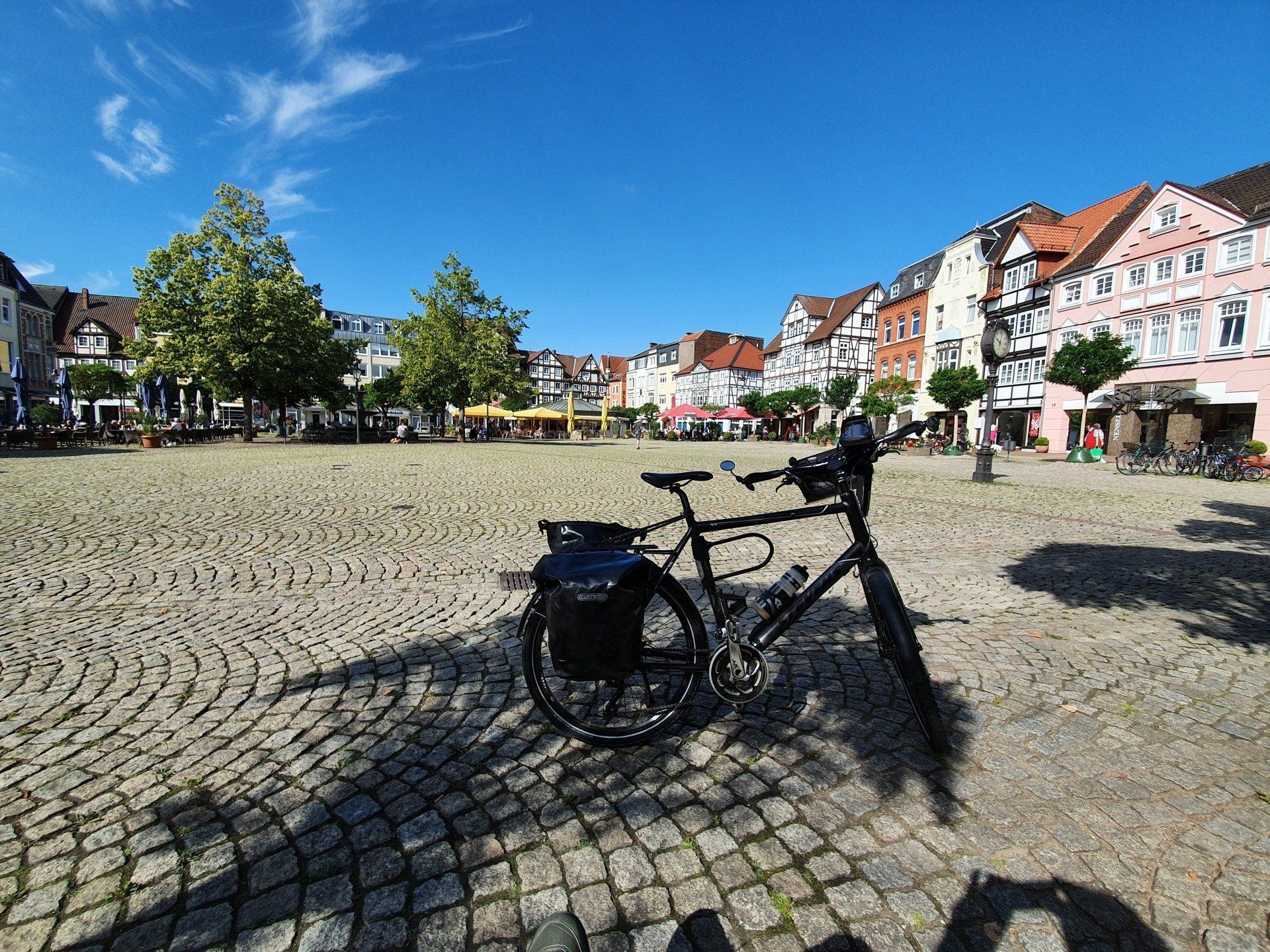 Fahrrad auf Historischem Marktplatz in Peine