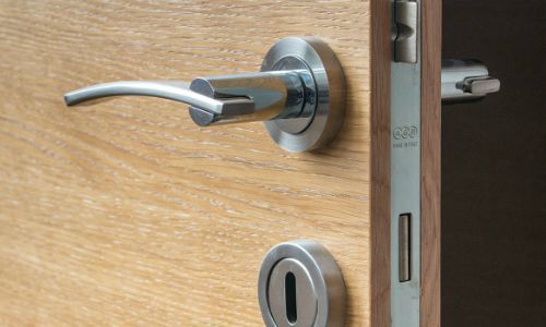 Reparacion de puerta caida Reparacion de puerta caida