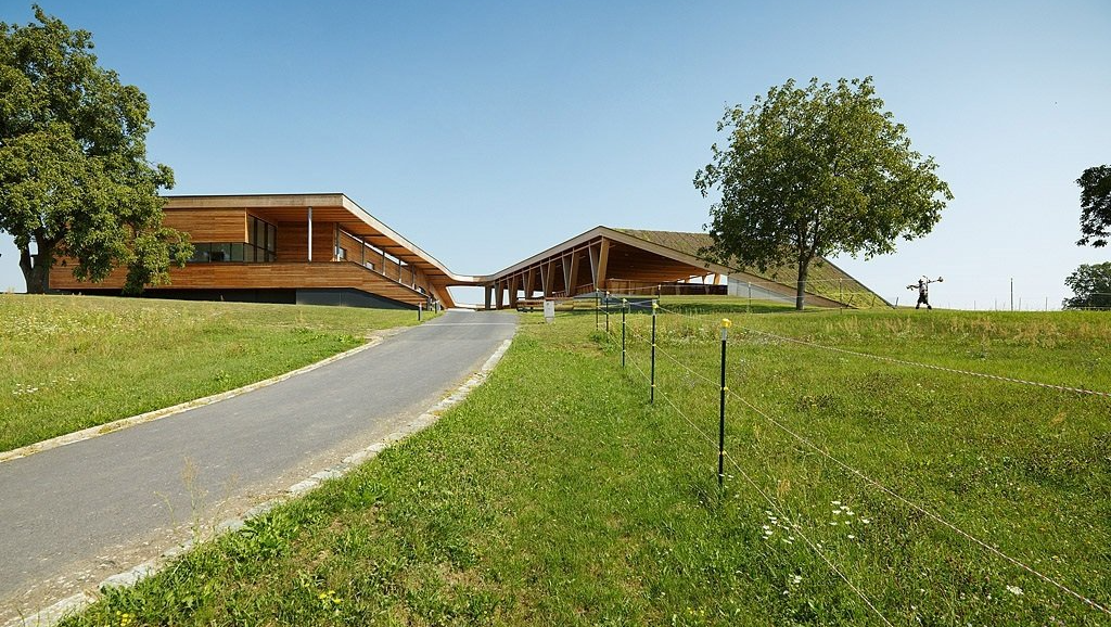 Ziegen, Schafe, Ziegen und Rinderstall Neubau Rinder- Ziegen-Schaf- Schwein und Pferdestall mit Reithalle