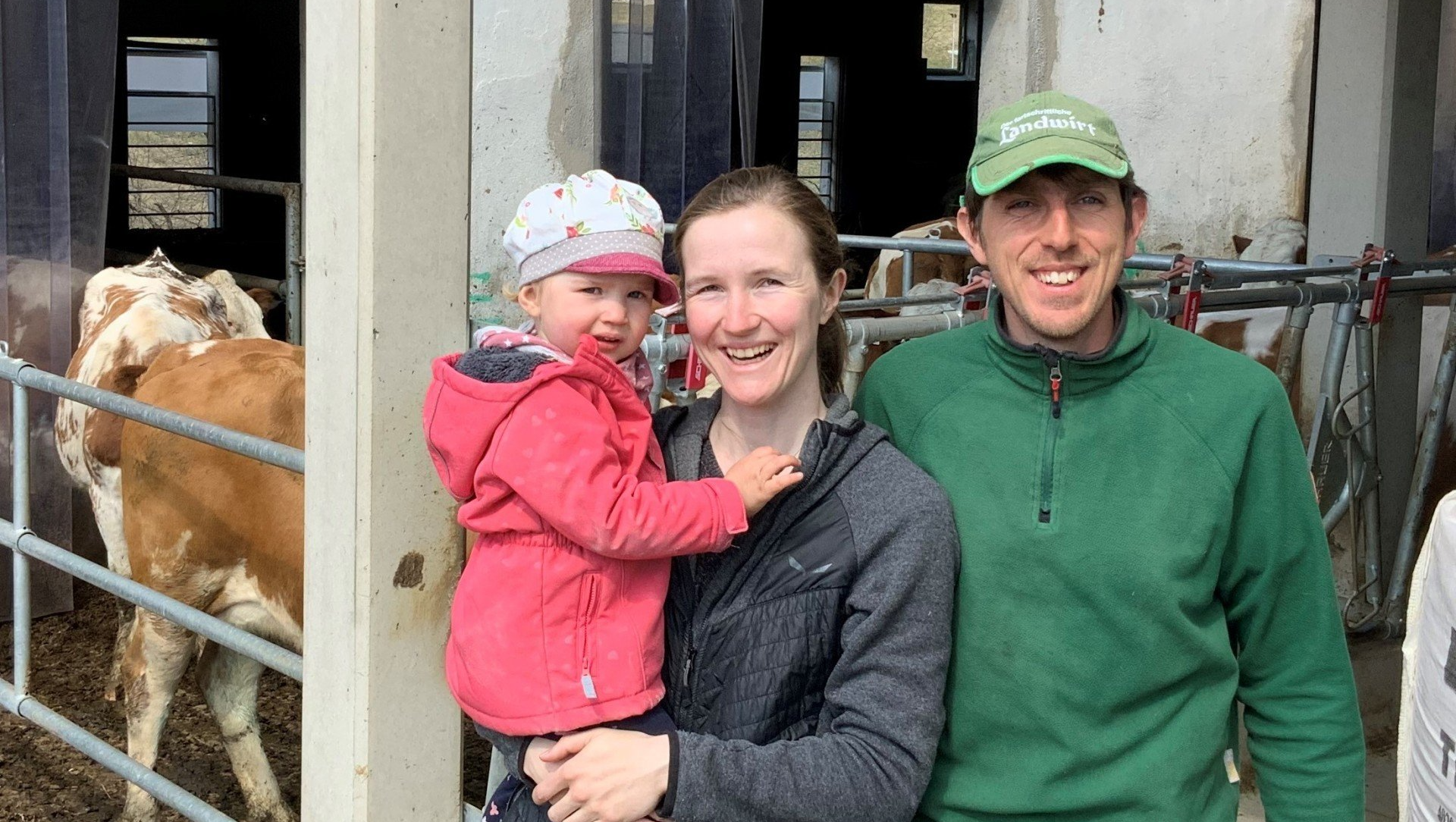 Rinderlaufstall Der Kompoststall im neuen Rinderlaufstall funktioniert sehr gut