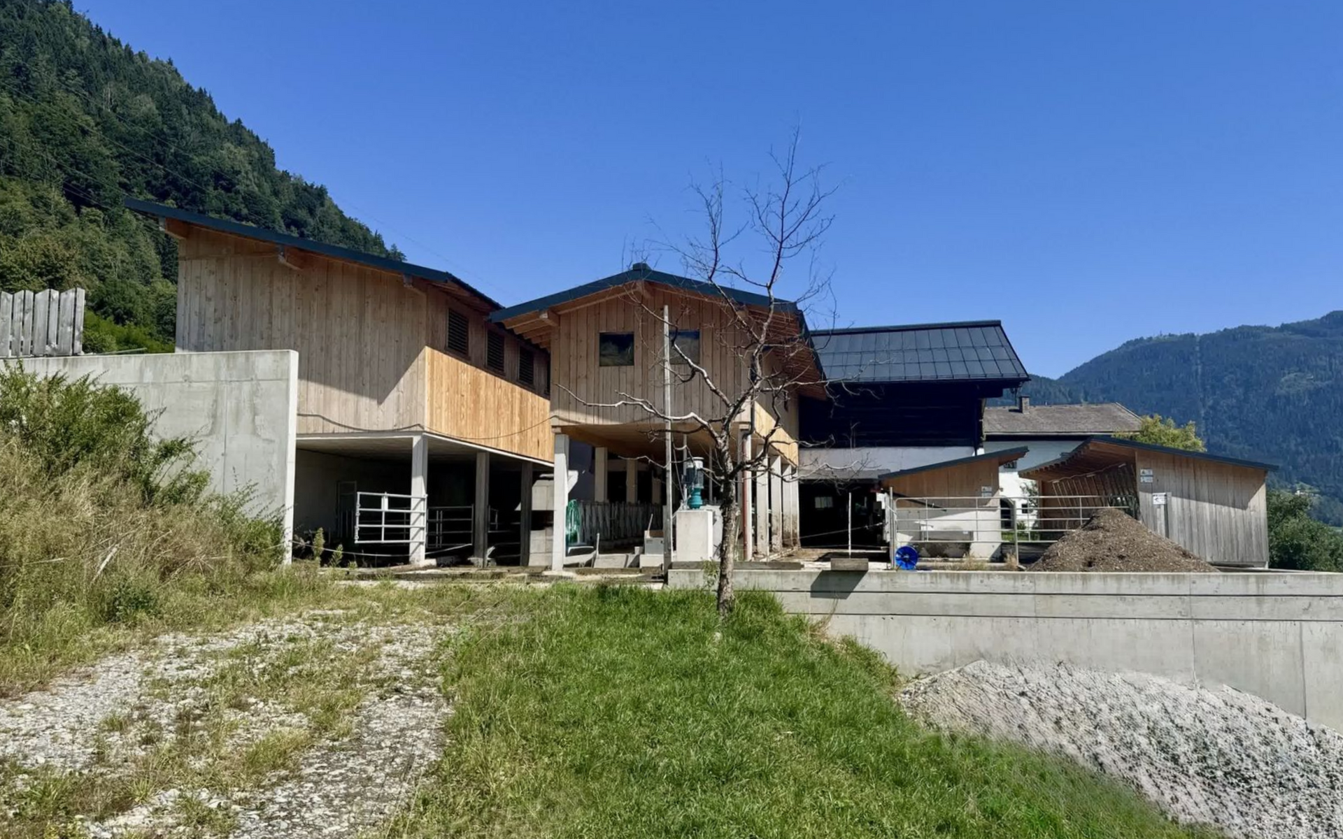 Zubau zweihäusiger Liegeboxenlaufstall