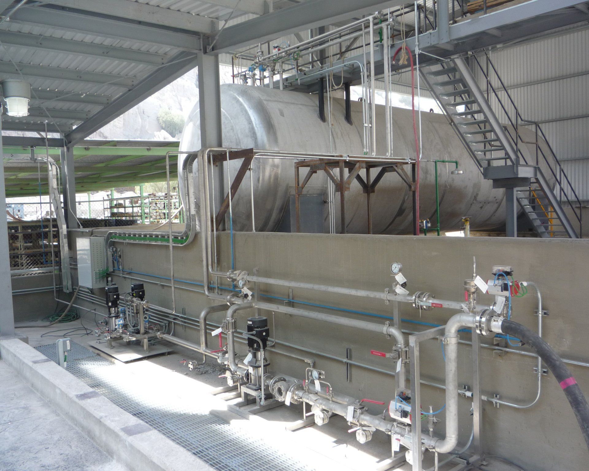 Tanque de almacenamiento para Hidróxido de Amonio (planta cementera en México)