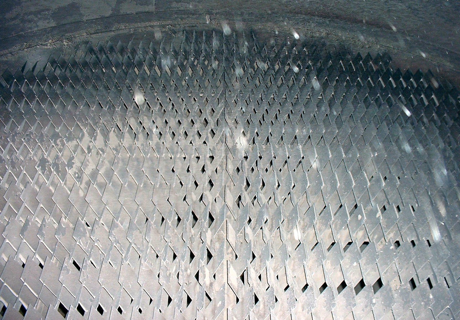 Flow equalizer type MULTIWIR in waste incineration plant