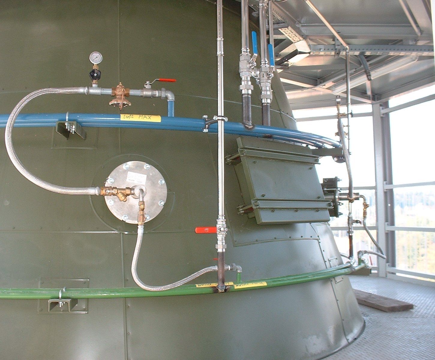 Lances with circular pipelines water and pressure air