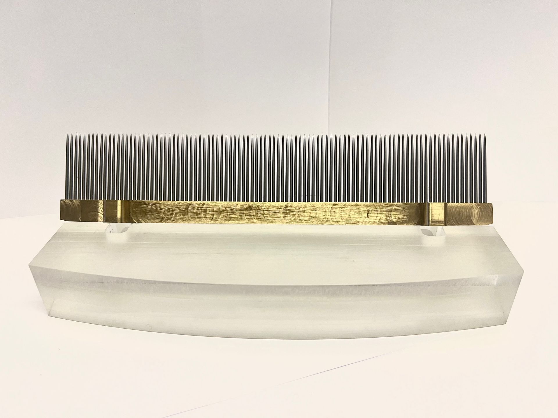 Brass Pinned comb for bristle separation