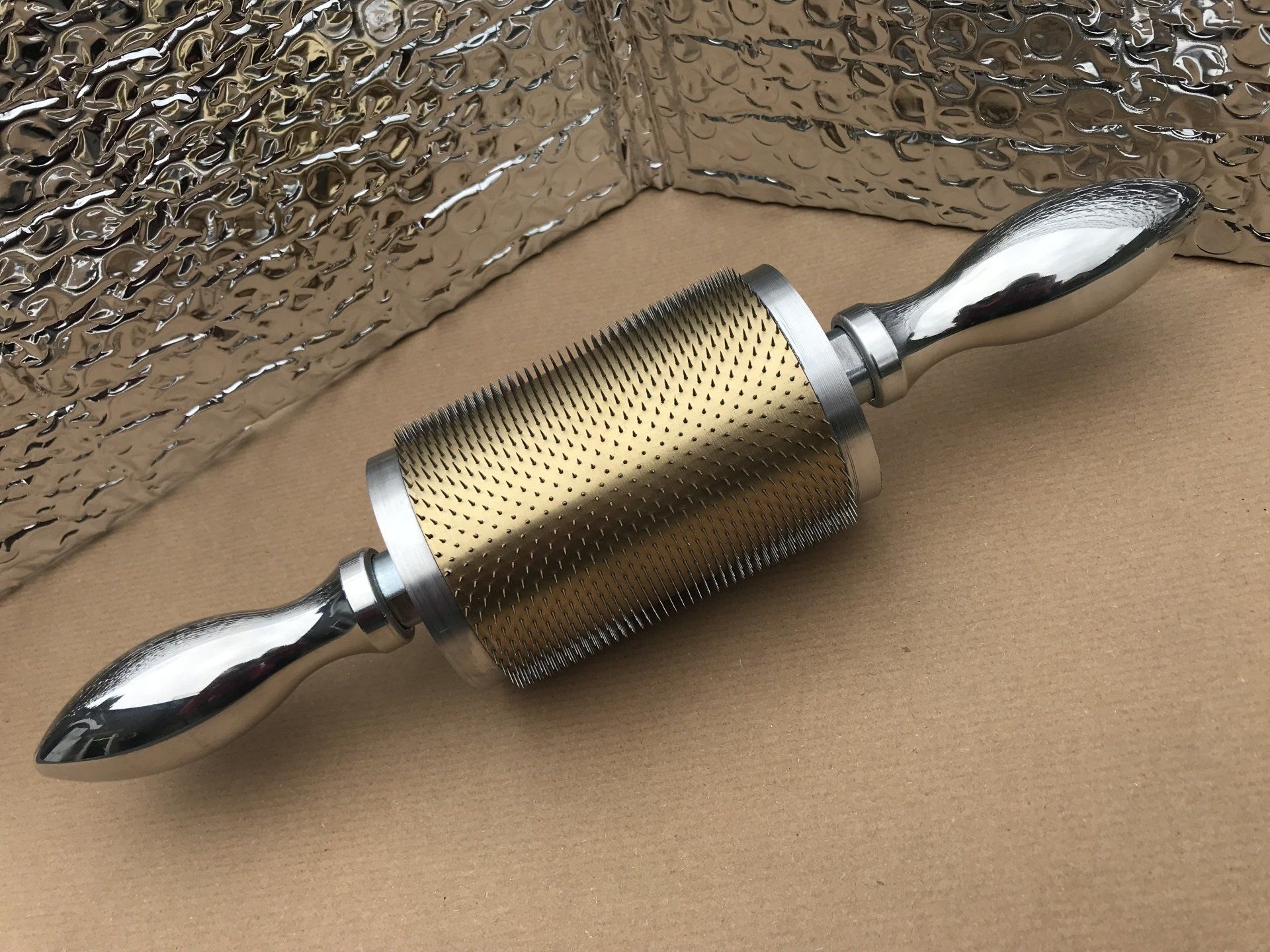 Heavy-duty handheld perforator