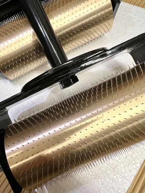 Heavy-duty handheld perforator