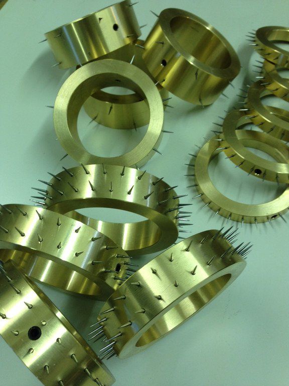 spiked roller segments